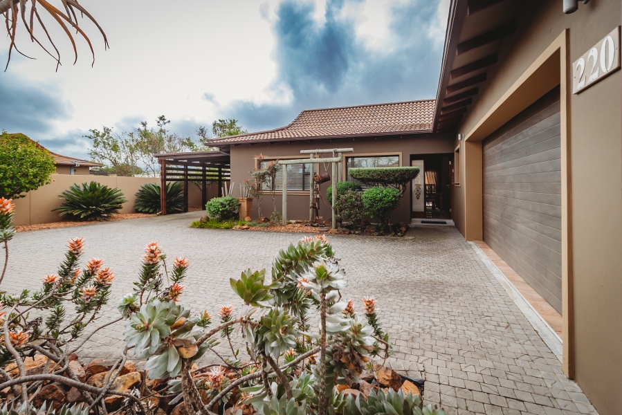 4 Bedroom Property for Sale in Earls Court Lifestyle Estate Western Cape